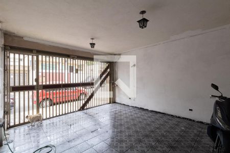 Casa à venda com 195m², 4 quartos e 2 vagas Casa à venda com 195m², 4 quartos e 2 vagasGaragem
