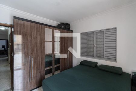 Casa à venda com 195m², 4 quartos e 2 vagas Casa à venda com 195m², 4 quartos e 2 vagasQuarto 4