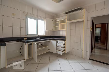 Apartamento à venda com 140m², 2 quartos e 1 vaga Apartamento à venda com 140m², 2 quartos e 1 vagaCozinha