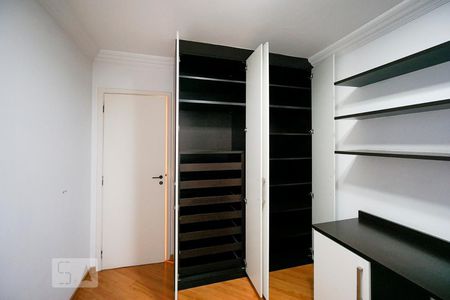 Apartamento à venda com 88m², 3 quartos e 2 vagas Apartamento à venda com 88m², 3 quartos e 2 vagasQuarto 02