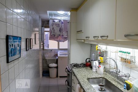 Apartamento à venda com 100m², 3 quartos e 2 vagas Apartamento à venda com 100m², 3 quartos e 2 vagasCozinha