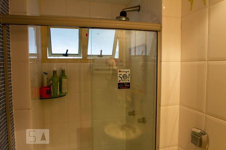 Apartamento à venda com 100m², 3 quartos e 2 vagas Apartamento à venda com 100m², 3 quartos e 2 vagasBanheiro