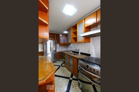 Apartamento à venda com 190m², 3 quartos e 3 vagas Apartamento à venda com 190m², 3 quartos e 3 vagasCozinha