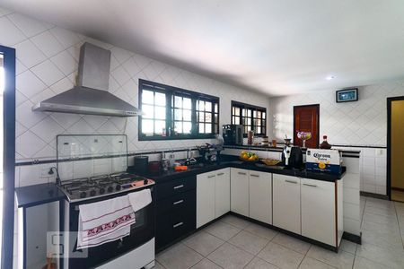 Apartamento à venda com 363m², 4 quartos e 4 vagas Apartamento à venda com 363m², 4 quartos e 4 vagasCozinha