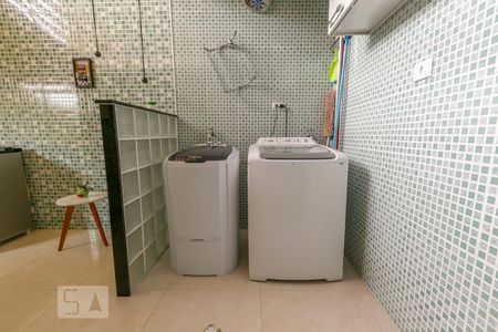 Casa à venda com 195m², 3 quartos e 3 vagasLavanderia