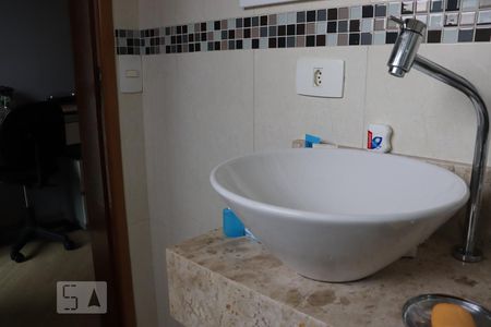 Casa à venda com 196m², 3 quartos e 6 vagasBanheiro da Suíte 1