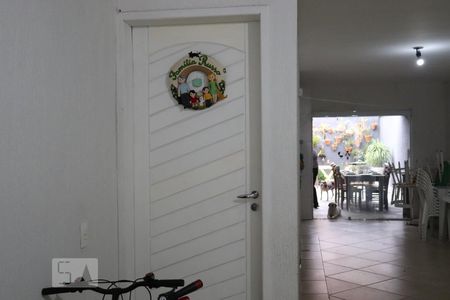 Casa à venda com 196m², 3 quartos e 6 vagasEntrada