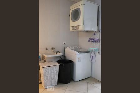 Casa à venda com 196m², 3 quartos e 6 vagasÁrea de Serviço