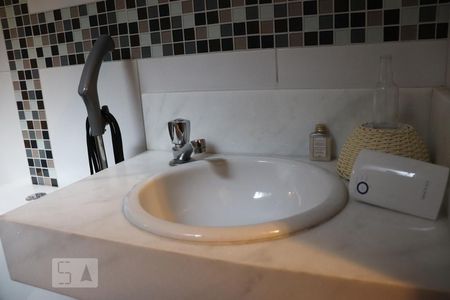 Casa à venda com 196m², 3 quartos e 6 vagasBanheiro da Suíte 3