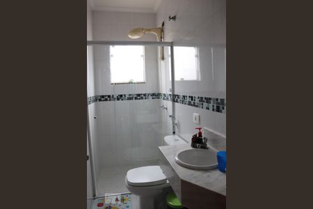 Casa à venda com 196m², 3 quartos e 6 vagasBanheiro da Suíte 2