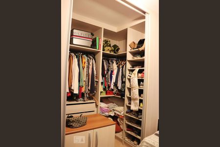 Casa à venda com 196m², 3 quartos e 6 vagasSuíte 3