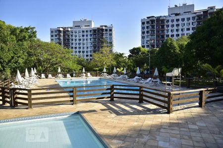 Apartamento à venda com 84m², 3 quartos e 1 vagaÁrea comum - Piscina