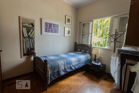 Casa à venda com 337m², 5 quartos e 3 vagasQuarto 1