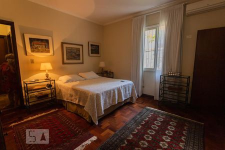 Casa à venda com 337m², 5 quartos e 3 vagasQuarto 3 - Suíte