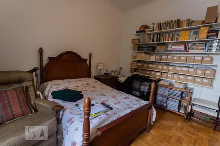 Casa à venda com 337m², 5 quartos e 3 vagasQuarto 2