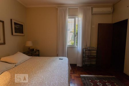 Casa à venda com 337m², 5 quartos e 3 vagasQuarto 3 - Suíte