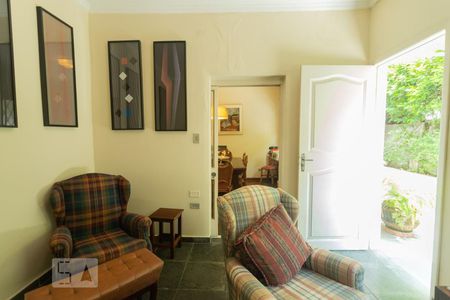 Casa à venda com 337m², 5 quartos e 3 vagasEscritório