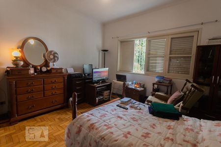 Casa à venda com 337m², 5 quartos e 3 vagasQuarto 2