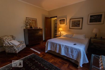 Casa à venda com 337m², 5 quartos e 3 vagasQuarto 3 - Suíte