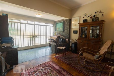 Casa à venda com 337m², 5 quartos e 3 vagasSala