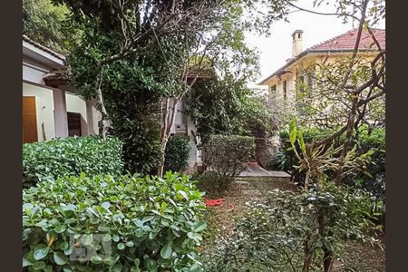 Casa à venda com 337m², 5 quartos e 3 vagasQuintal