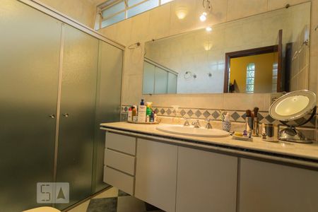 Casa à venda com 337m², 5 quartos e 3 vagasBanheiro do Quarto 3