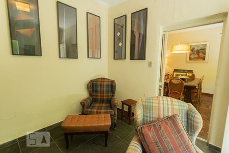 Casa à venda com 337m², 5 quartos e 3 vagasEscritório