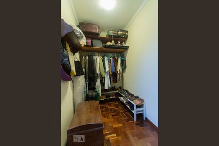 Casa à venda com 337m², 5 quartos e 3 vagasQuarto 3 - Closet