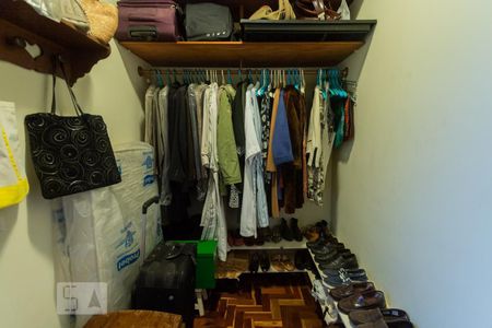 Casa à venda com 337m², 5 quartos e 3 vagasQuarto 3 - Closet