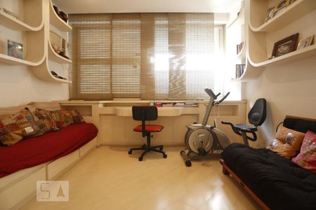 Apartamento à venda com 240m², 3 quartos e 2 vagasQuarto 3