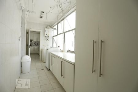 Apartamento à venda com 240m², 3 quartos e 2 vagasArea de Serviços