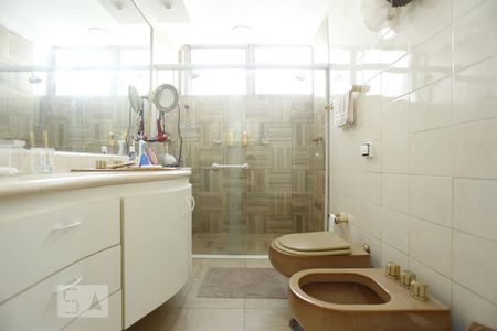 Apartamento à venda com 240m², 3 quartos e 2 vagasBanheiro da Suíte