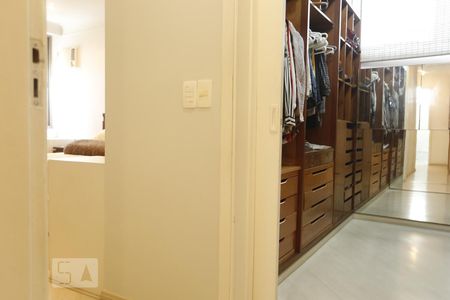 Apartamento à venda com 240m², 3 quartos e 2 vagasQuarto 1- Suíte