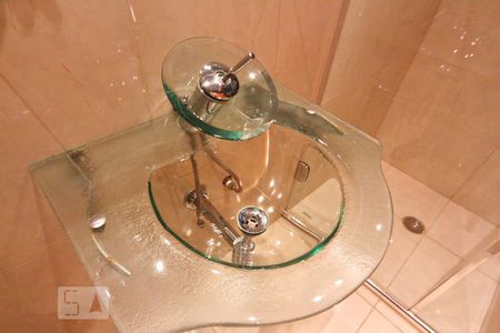 Apartamento à venda com 83m², 3 quartos e 2 vagas Apartamento à venda com 83m², 3 quartos e 2 vagasBanheiro