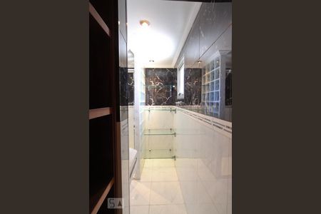 Apartamento à venda com 83m², 3 quartos e 2 vagas Apartamento à venda com 83m², 3 quartos e 2 vagasBanheiro da Suíte