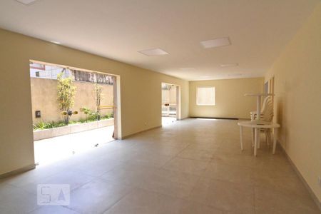 Apartamento à venda com 83m², 3 quartos e 2 vagas Apartamento à venda com 83m², 3 quartos e 2 vagasÁrea comum - Salão de festas