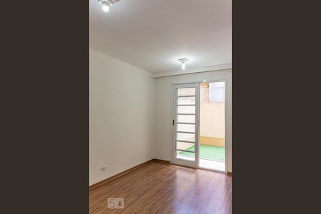 Sala de apartamento para alugar com 2 quartos, 68m² em Taboão, São Paulo