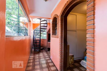 Casa à venda com 337m², 3 quartos e 2 vagas1o. Andar - Corredor Lateral