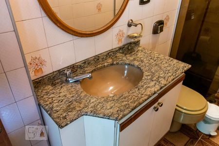 Casa à venda com 337m², 3 quartos e 2 vagas1o. Andar - Banheiro de serviço