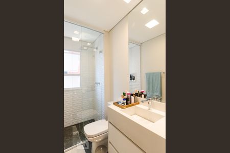 Apartamento à venda com 100m², 2 quartos e 2 vagas Apartamento à venda com 100m², 2 quartos e 2 vagasBanheiro da suíte