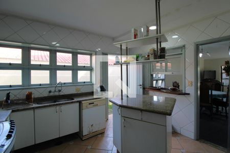 Casa para alugar com 530m², 3 quartos e 13 vagasCozinha