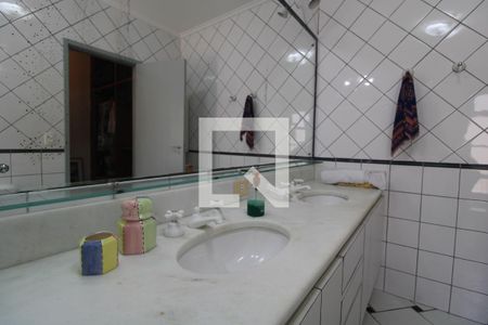 Casa para alugar com 530m², 3 quartos e 13 vagasPia banheiro da suíte