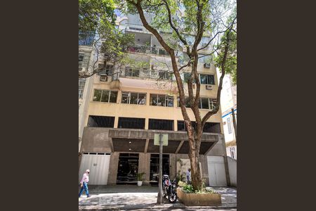 Apartamento à venda com 79m², 2 quartos e 1 vaga Apartamento à venda com 79m², 2 quartos e 1 vagaFachada