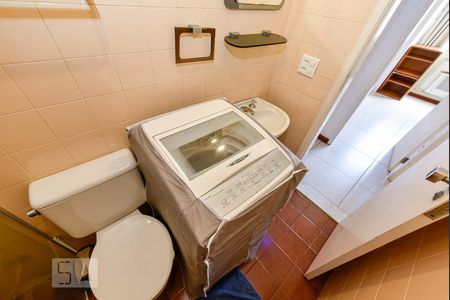 Apartamento à venda com 79m², 2 quartos e 1 vaga Apartamento à venda com 79m², 2 quartos e 1 vagaBanheiro Social