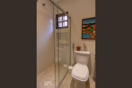 Casa à venda com 160m², 3 quartos e 2 vagas Casa à venda com 160m², 3 quartos e 2 vagasBanheiro 1