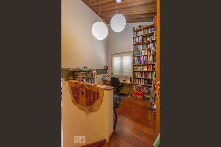 Casa à venda com 160m², 3 quartos e 2 vagas Casa à venda com 160m², 3 quartos e 2 vagasEscritório