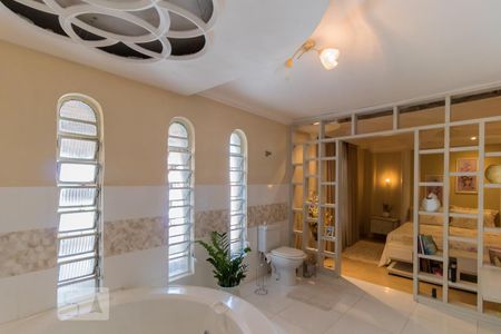 Casa à venda com 240m², 4 quartos e 3 vagas Casa à venda com 240m², 4 quartos e 3 vagasBanheiro da Suíte 2