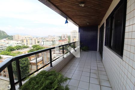 Apartamento à venda com 125m², 3 quartos e 1 vagaVaranda