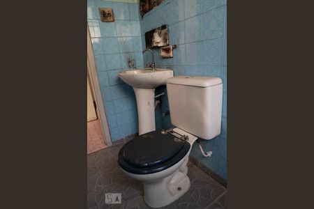 Casa à venda com 300m², 5 quartos e 4 vagas Casa à venda com 300m², 5 quartos e 4 vagasBanheiro 3