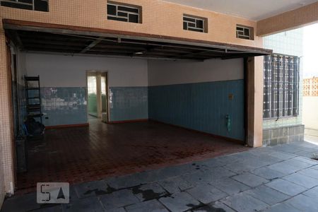 Casa à venda com 300m², 5 quartos e 4 vagas Casa à venda com 300m², 5 quartos e 4 vagasGaragem